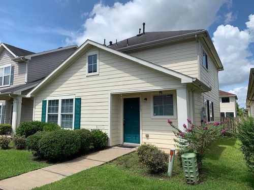 1617 Nichole Woods Dr, Houston, TX, 77047-4487 | Card Image