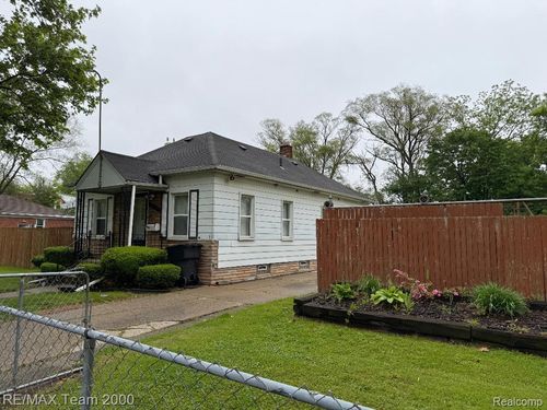 7452 Mansfield St, Detroit, MI, 48228-3642 | Card Image