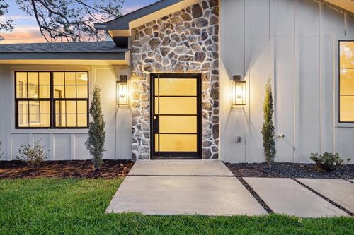 6227 Grovewood Ln, Houston, TX, 77008-3217 | Card Image
