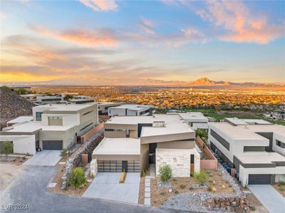 612 Dragon Mountain Court, House other with 5 bedrooms, 2 bathrooms and null parking in Henderson NV | Image 3