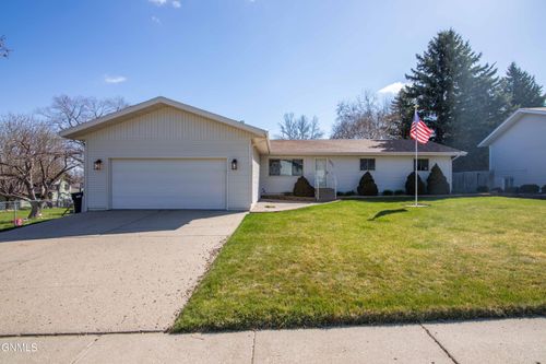 1841 N 21st St, Bismarck, ND, 58501-2343 | Card Image