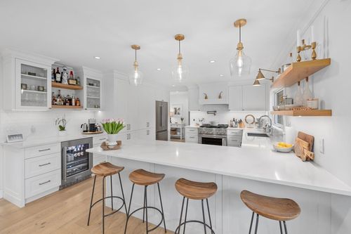 2524 Bendale Rd, North Vancouver, BC, V7H1G7 | Card Image