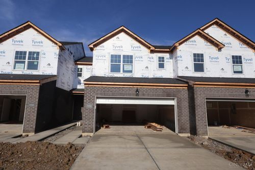 7251 Grandpoint Dr, West Chester, OH, 45069-4703 | Card Image