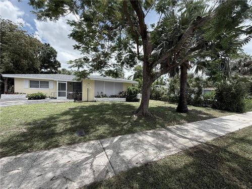 3941 Maxine St, FORT MYERS, FL, 33901-8524 | Card Image