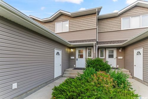 1002-715 Hart Rd, Saskatoon, SK, S7M3Y8 | Card Image