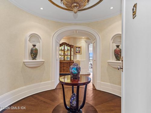 3dande-40 W Elm St, Greenwich, CT, 06830-6425 | Card Image