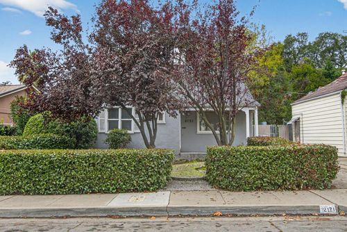 2121 Royal Oaks Drive, Sacramento, CA, 95815 | Card Image