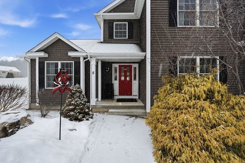 5 Day Lily Ln, Westfield, MA, 01085-5187 | Card Image