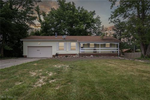 18630 Shurmer Rd, Strongsville, OH, 44136-6151 | Card Image