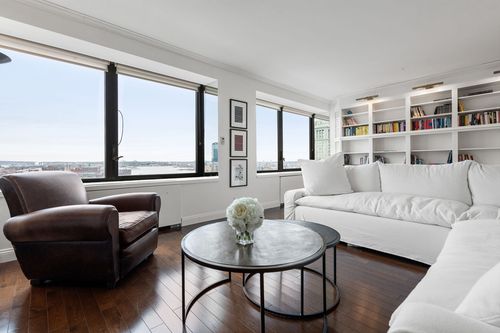 apt-19h-85 E India Row, Boston, MA, 02110-3348 | Card Image