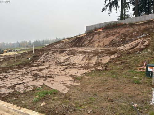 51-16092 Serres Farms Way, Oregon City, OR, 97045-8336 | Card Image