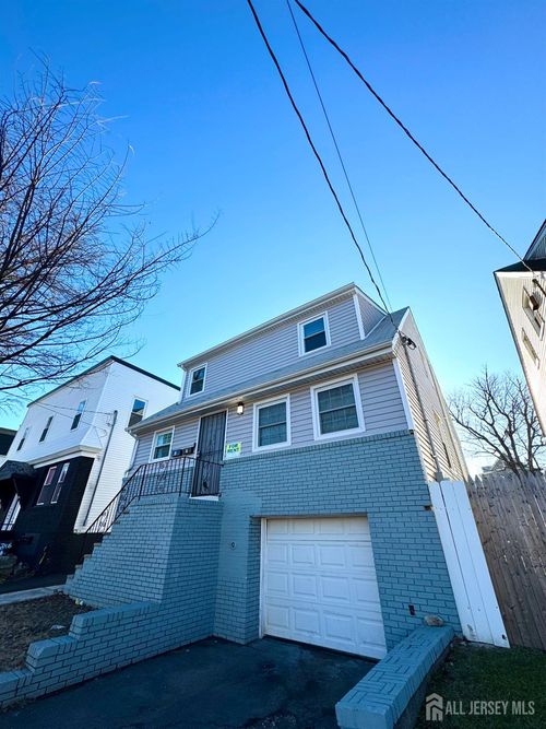 152-150 Fabyan Place, Newark, NJ, 07112 | Card Image
