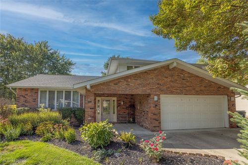 6454 Huntington Dr, Solon, OH, 44139-3232 | Card Image