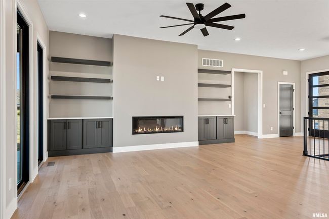 1115 Cherrywood Ct, House other with 3 bedrooms, 3 bathrooms and null parking in Sherman IL | Image 8