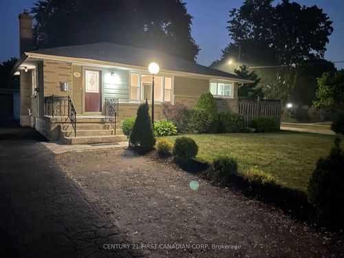 216 Winnipeg St, London, ON, N5W4T9 | Card Image
