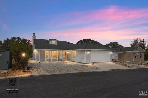 53-21276 White Pine Dr, Tehachapi, CA, 93561-9531 | Card Image