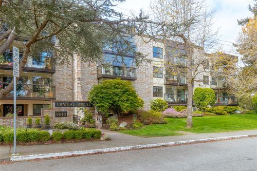 205-1610 Jubilee Ave, Victoria, BC, V8R6P3 | Card Image