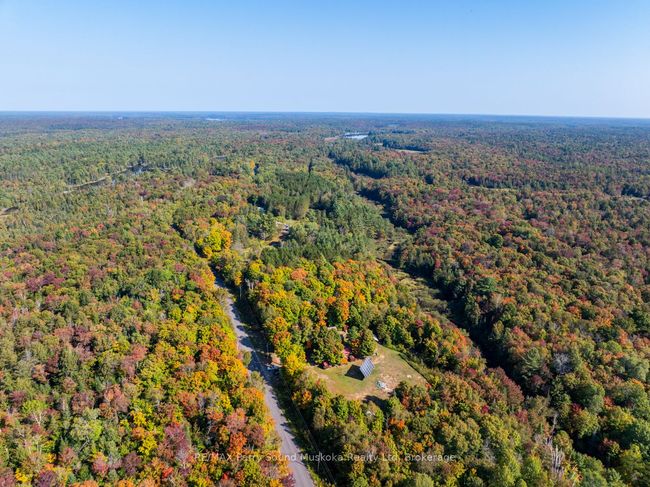 1099 Bunny Trail, House other with 6 bedrooms, 2 bathrooms and 10 parking in Dunchurch ON | Image 6