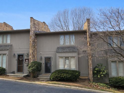 3363 Londonderry Ln, Roanoke, VA, 24018-5067 | Card Image