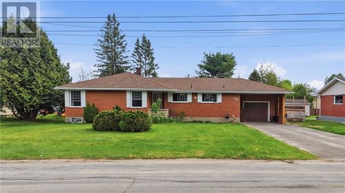 39 Lincoln Cres, Capreol, ON, P0M1H0 | Card Image