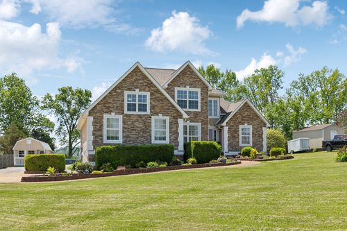 1427 Oak Leaf Dr, Columbia, TN, 38401-8802 | Card Image