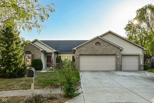 16642 Flintlock Cir, Noblesville, IN, 46062-4612 | Card Image