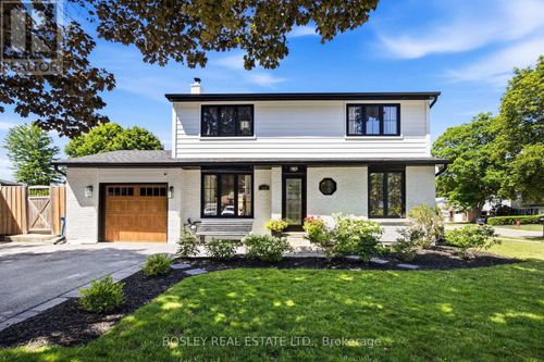 440 Sandford St, Newmarket, ON, L3Y4S7 | Card Image