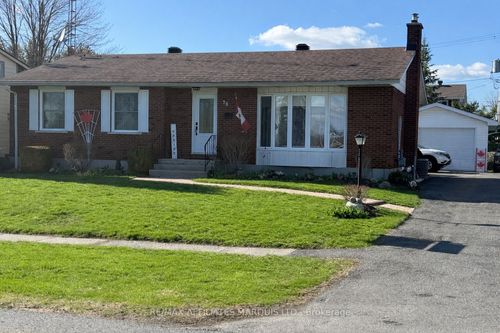 70 Elizabeth Dr S, Iroquois, ON, K0E1K0 | Card Image