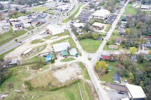 200 Cemetery Ave, Columbia, TN, 38401-4204 | Card Image