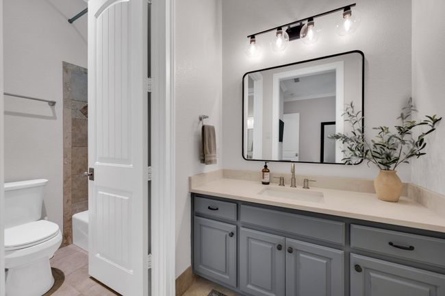 Full bathroom on first floor | Image 29