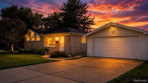615 Brandt St, Garden City, MI, 48135-2612 | Card Image