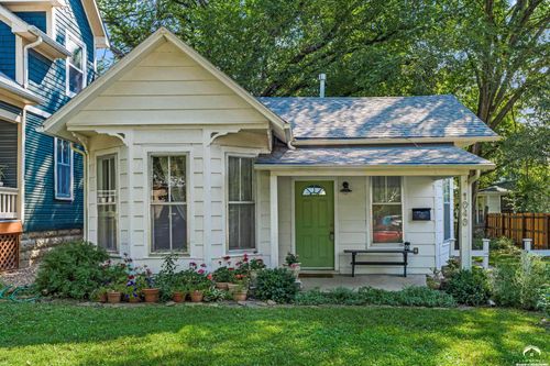1040 Pennsylvania St, Lawrence, KS, 66044-3054 | Card Image
