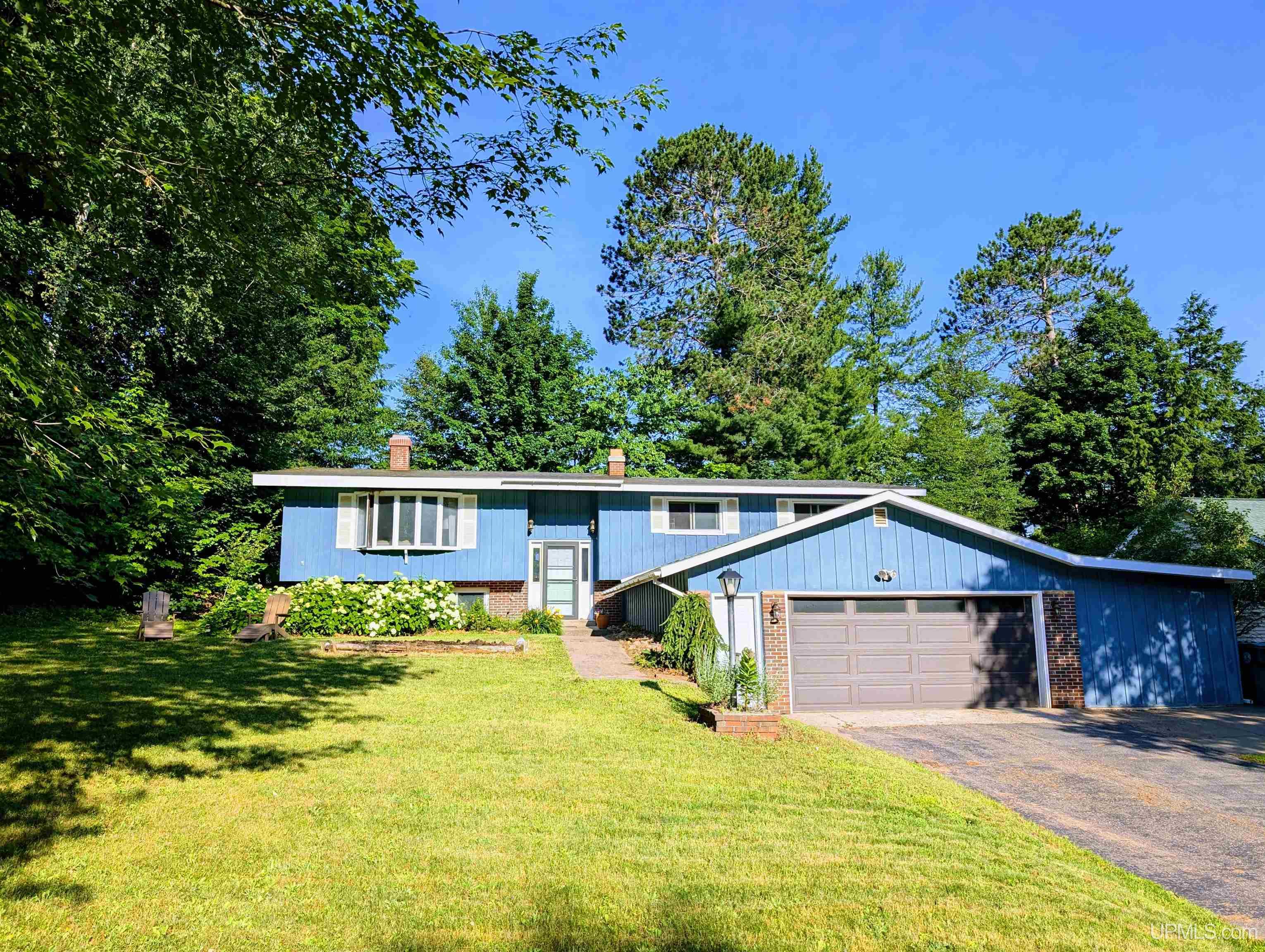 Forest Park Dr, Marquette, MI 49855