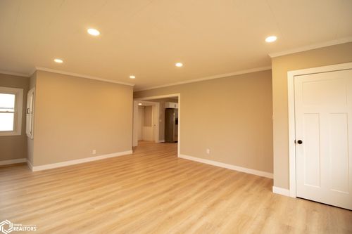 1426 Greenwood Dr, Ottumwa, IA, 52501-3954 | Card Image