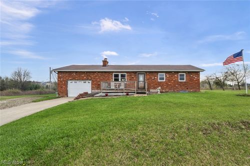 1540 Cinnamon Dr S, West Salem, OH, 44287-9420 | Card Image