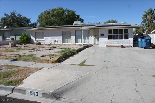1913 Houston Dr, Las Vegas, NV, 89104-1906 | Card Image