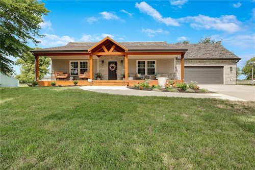 12801 E Brockview Ln, Peculiar, MO, 64078-9453 | Card Image