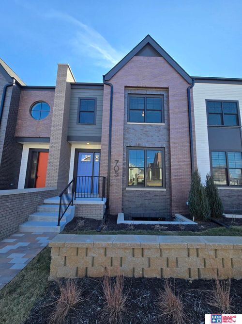 705 Blue Sage Blvd, Lincoln, NE, 68521-6645 | Card Image