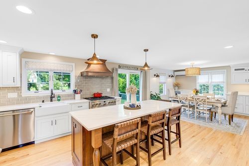 5 Virginia Avenue, Newburyport, MA, 01950 | Card Image