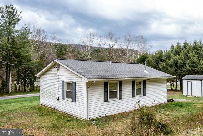 19129 Runions Creek Rd, House other with 3 bedrooms, 1 bathrooms and null parking in Broadway VA | Image 13