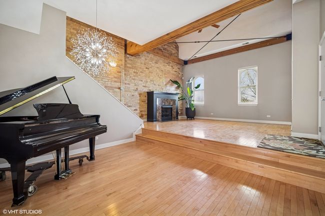 APT-211 - 242 Leonard Wood S, Condo with 2 bedrooms, 1 bathrooms and 1 parking in Highland Park IL | Image 7