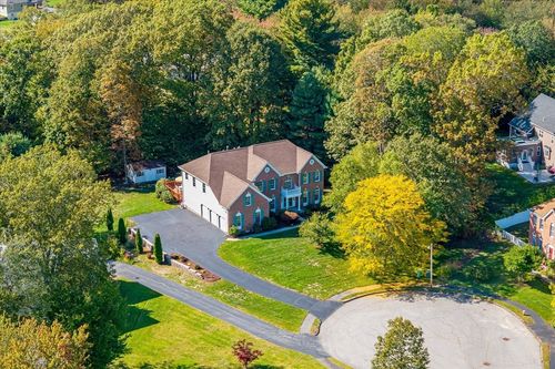 7 Thoreau Cir, Shrewsbury, MA, 01545-3966 | Card Image