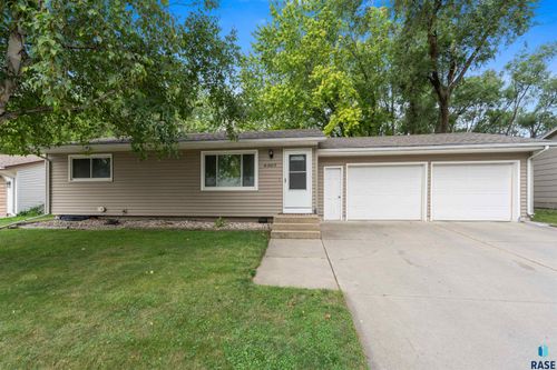 4307 W Mesa Pass Pass, Sioux Falls, SD, 57106 | Card Image
