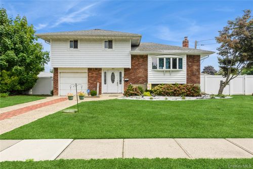 49 Eddie Ave, North Babylon, NY, 11703-2724 | Card Image