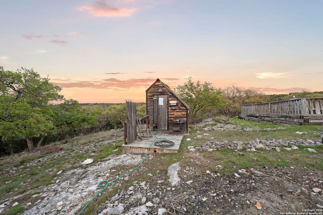 110 Apacheria Pass W, House other with 3 bedrooms, 3 bathrooms and null parking in Comfort TX | Image 15