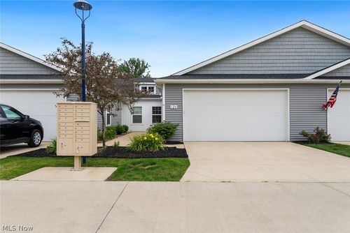 124 Acorn Lane, Elyria, OH, 44035 | Card Image