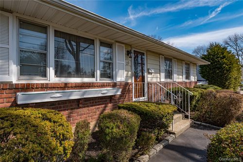 23 Olga Ln, Commack, NY, 11725-3813 | Card Image