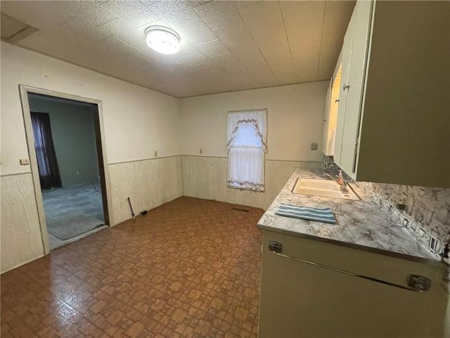 1415 S Highland Ave, House other with 2 bedrooms, 1 bathrooms and null parking in Chanute KS | Image 6