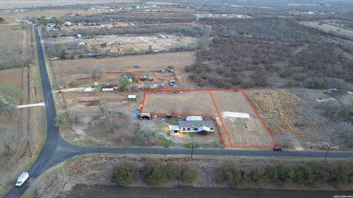 11446 Hollowell Rd, Atascosa, TX, 78002-3453 | Card Image