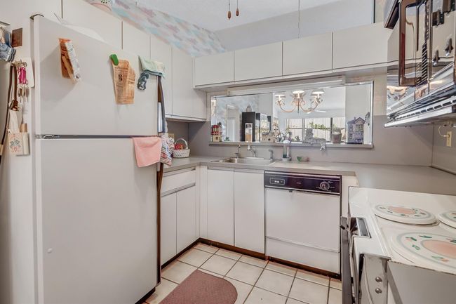 APT-201 - 7610 Tahiti Ln, Condo with 2 bedrooms, 2 bathrooms and null parking in Lake Worth FL | Image 12